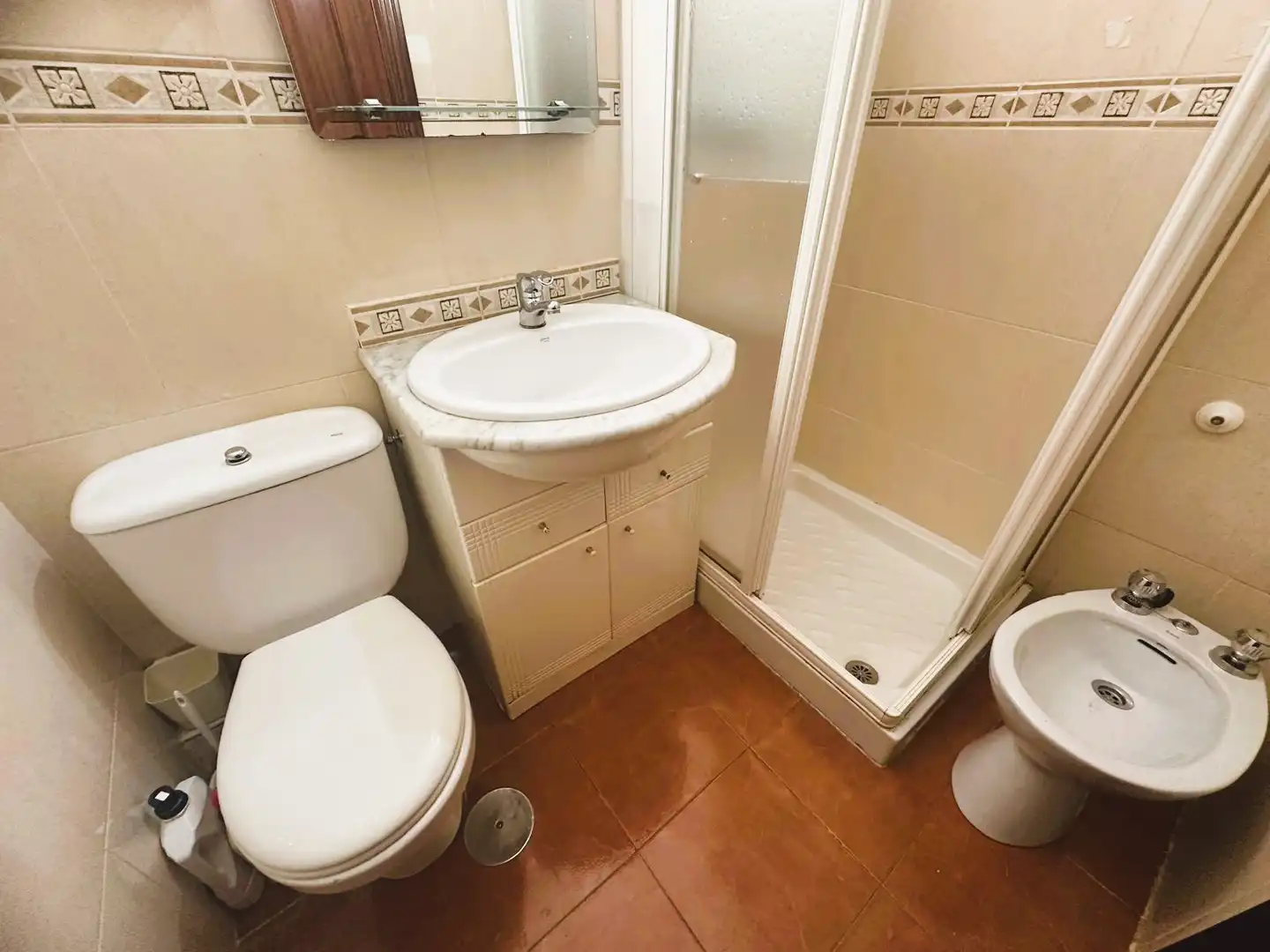 Bathroom of Flat for sale in Madrid  with Air Conditioner, Heating and Oven