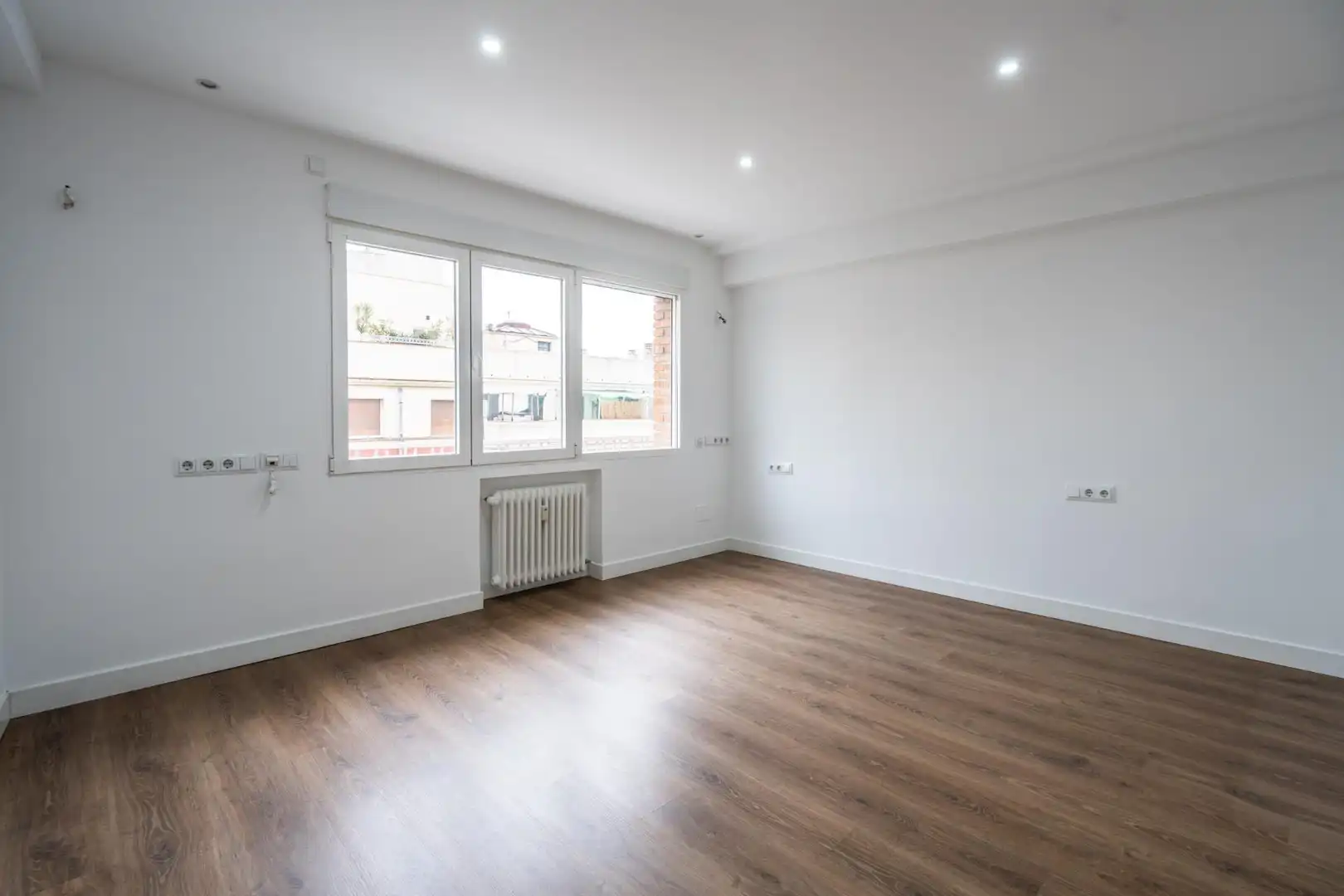 Schlafzimmer von Wohnung zur Miete in Madrid mit Klimaanlage, Heizung und Terrasse