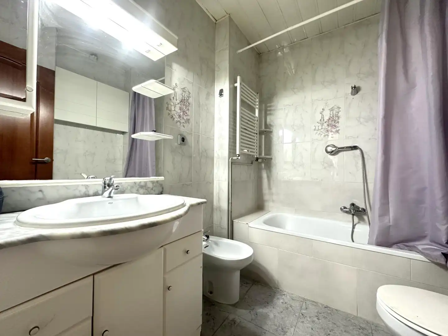 Baño de Piso en venta en Terrassa con Calefacción, Balcón y Alarma