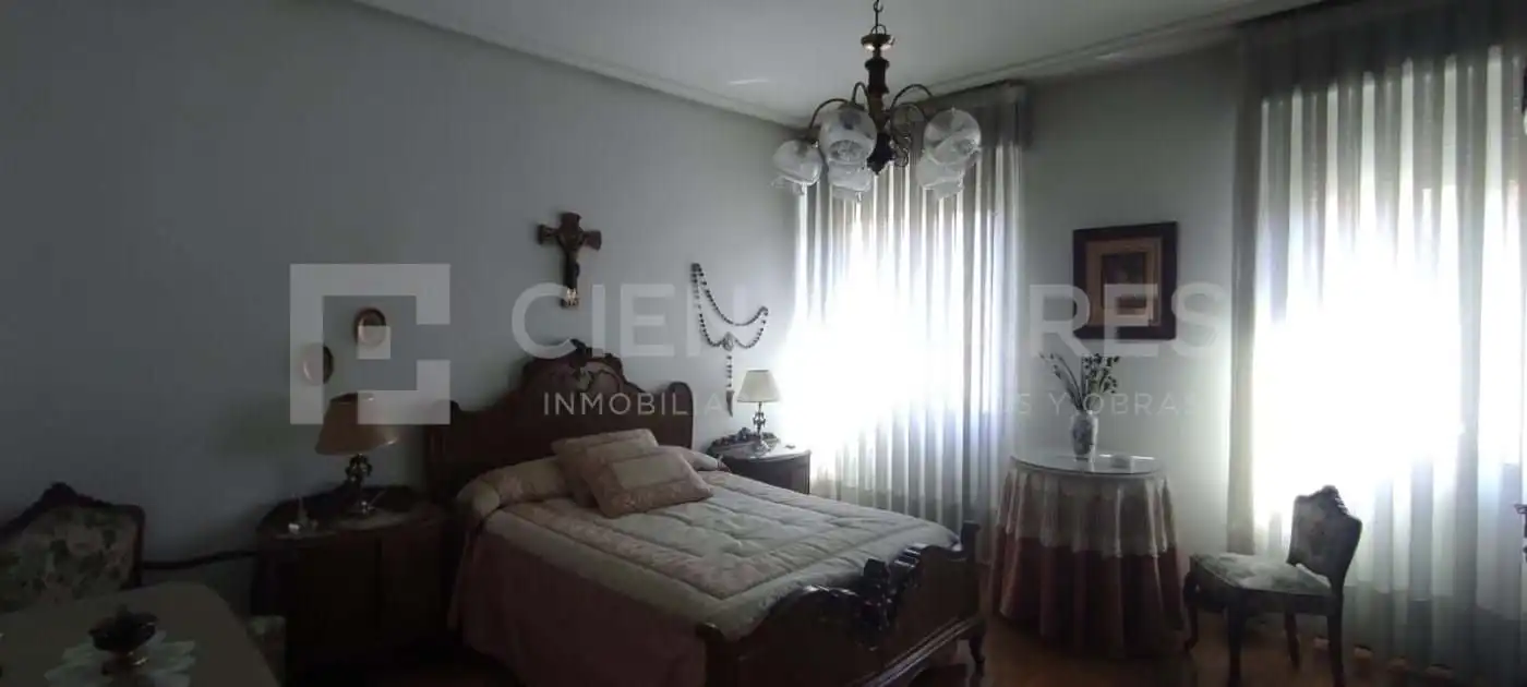 Bedroom of Flat for sale in  Logroño