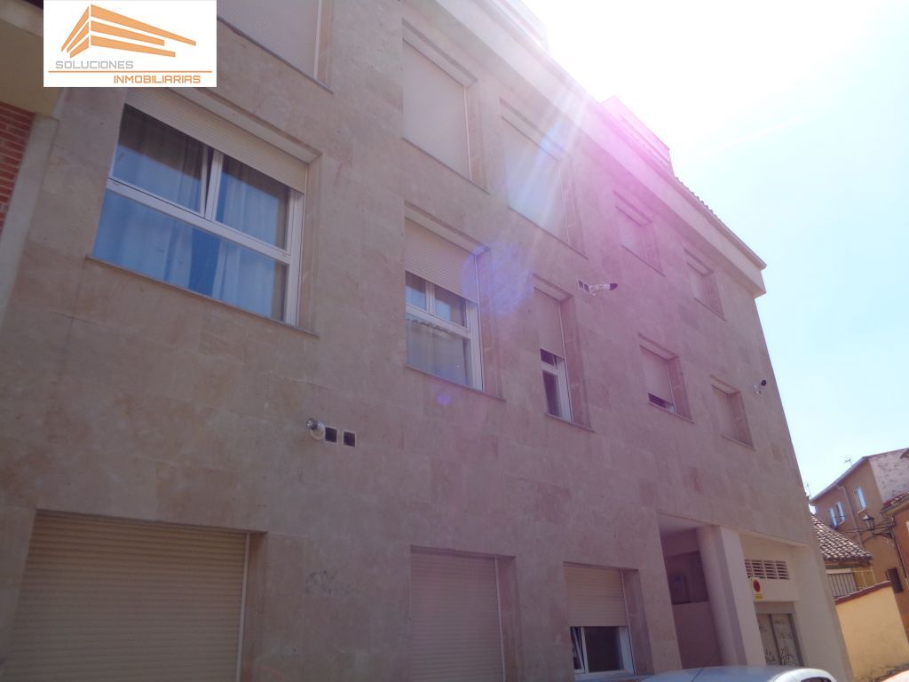 Exterior view of Garage for sale in Zaratán