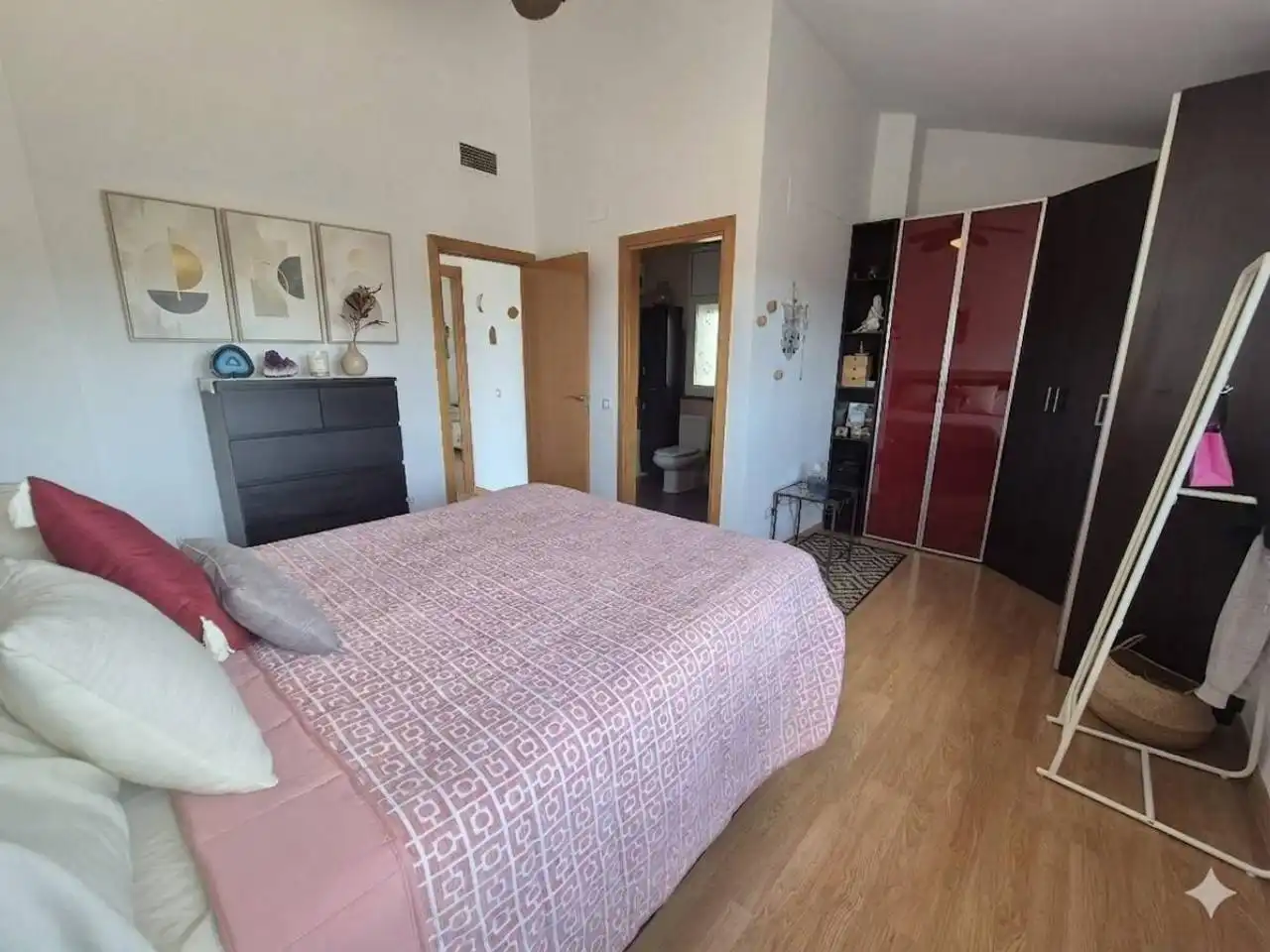 Dormitori de Casa o xalet en venda en Cubelles amb Terrassa i Piscina