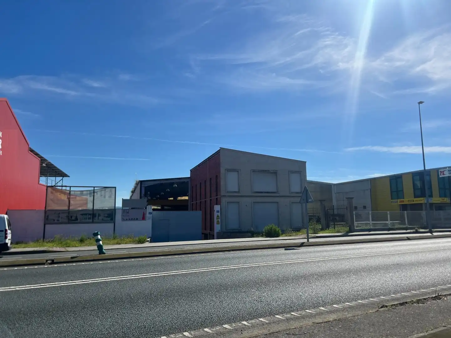 Vista exterior de Nave industrial en venta en Narón