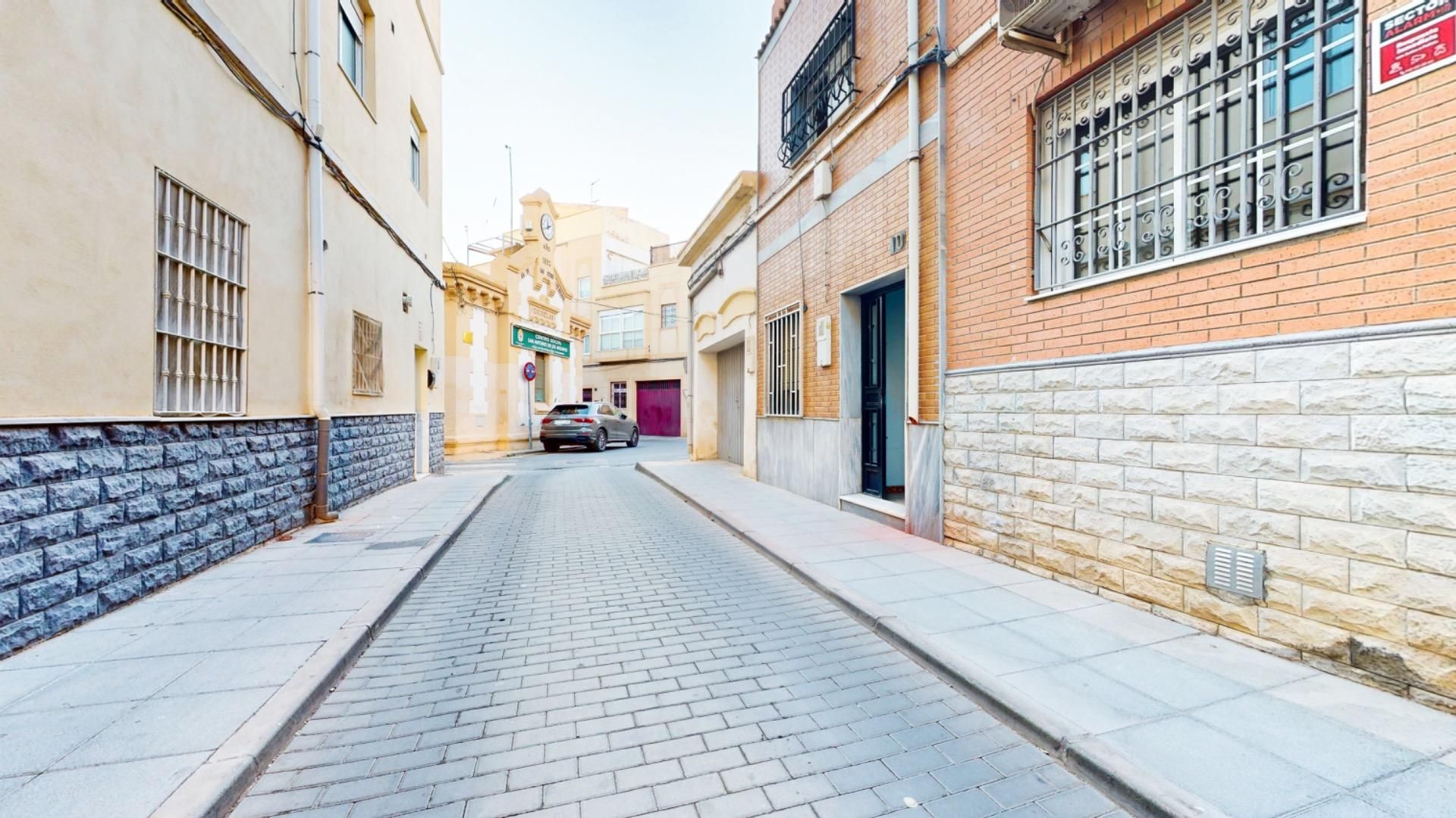 Vista exterior de Casa o xalet en venda en  Almería Capital