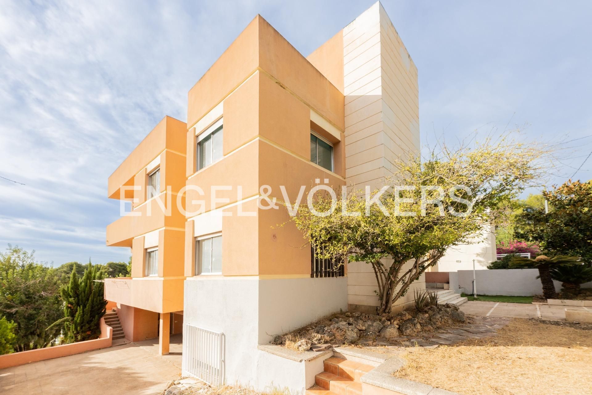 Exterior view of House or chalet for sale in Torrent  with Air Conditioner, Heating and Private garden