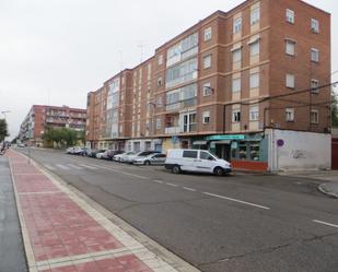 Exterior view of Flat for sale in Valladolid Capital  with Heating, Storage room and Furnished