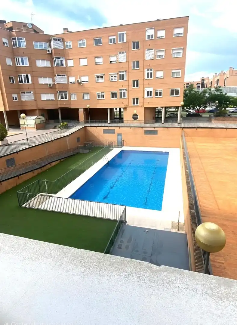 Schwimmbecken von Wohnung zum Verkauf in Leganés mit Klimaanlage, Heizung und Parkett