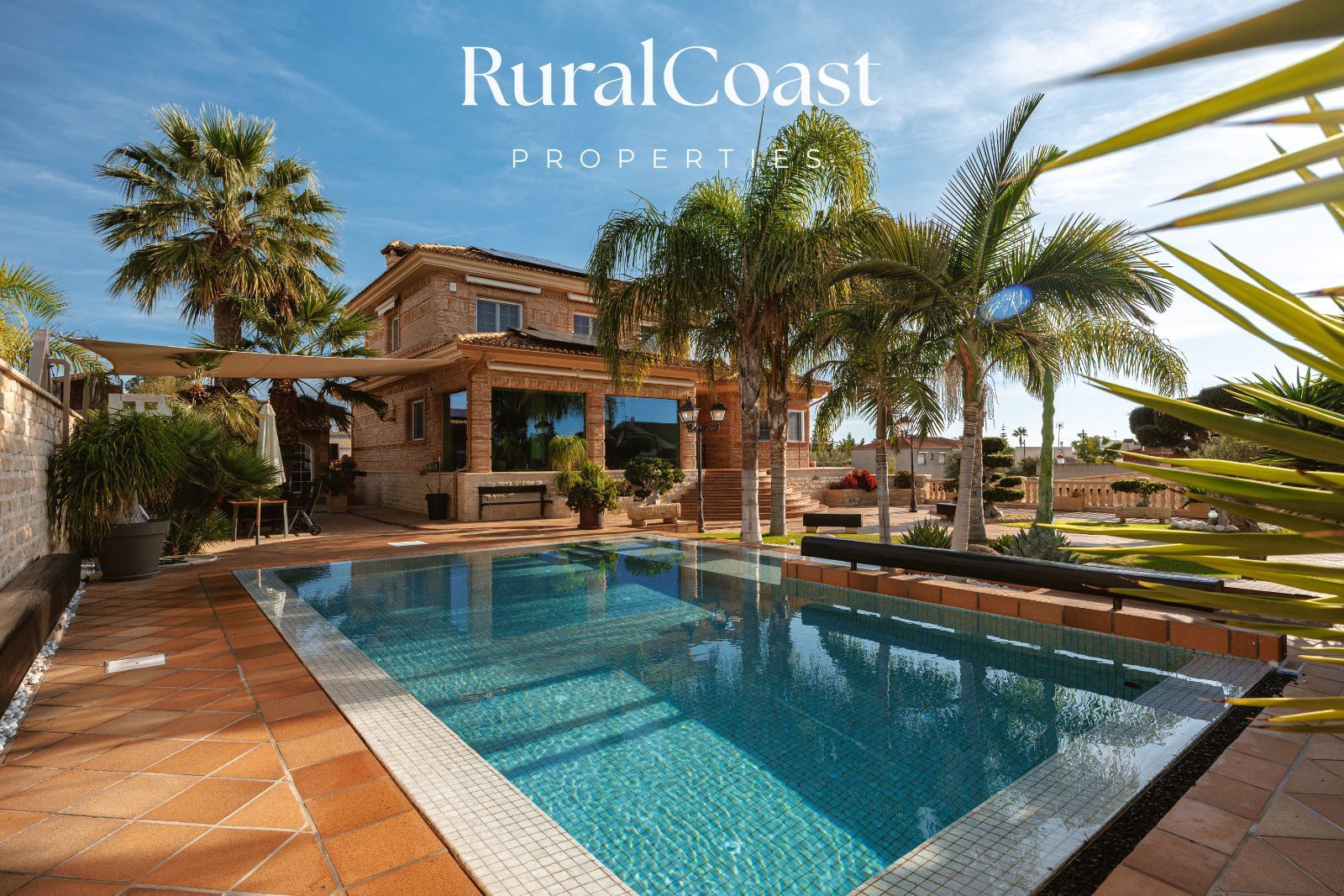 Vista exterior de Casa o xalet en venda en San Vicente del Raspeig / Sant Vicent del Raspeig amb Aire condicionat, Calefacció i Terrassa