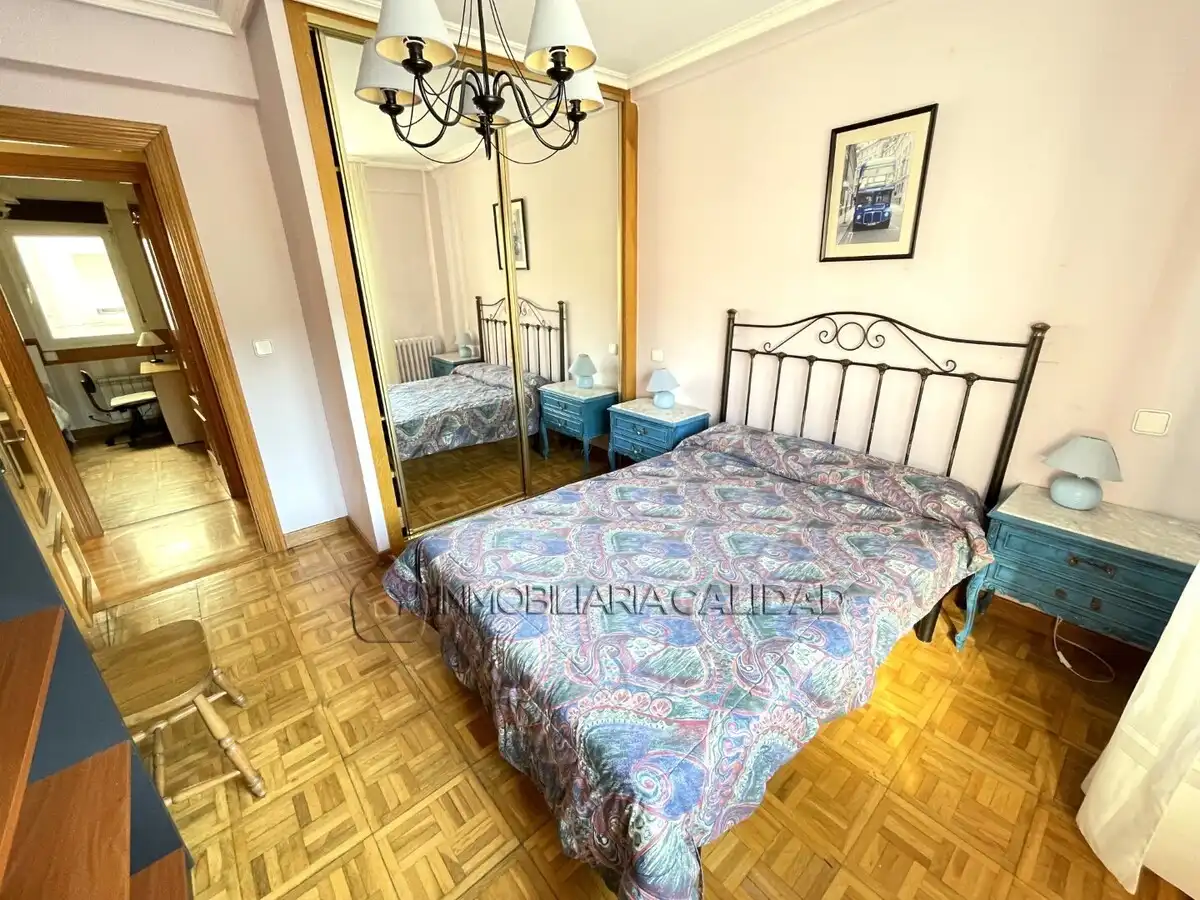 Bedroom of Flat for rent in Burgos  with Heating, Terrace and Furnished
