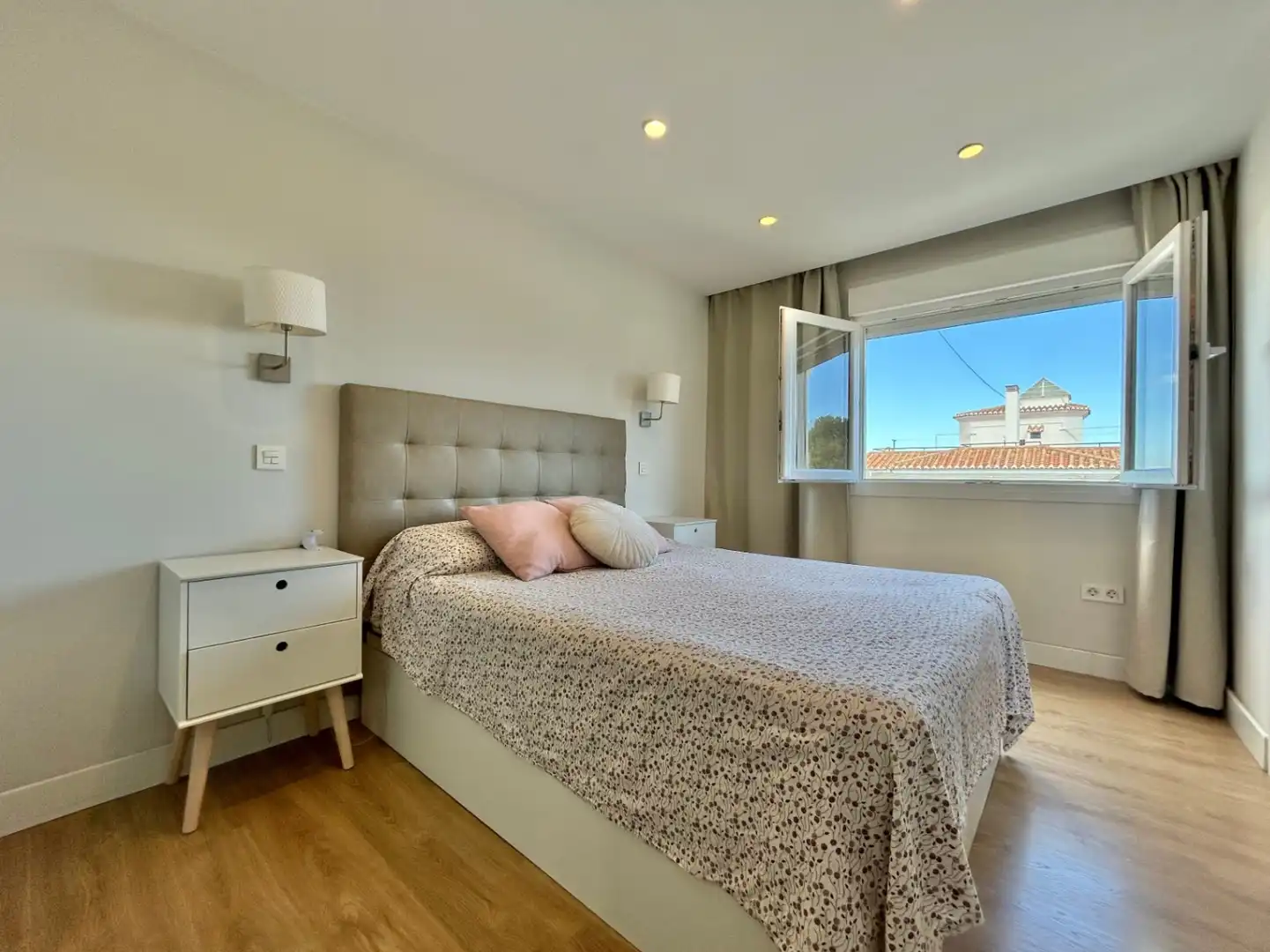 Bedroom of Apartments for sale in Málaga  with Air Conditioner, Terrace and Storage room