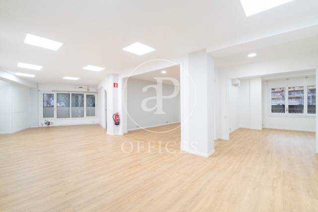 Oficina en Alquiler en Carrer de Balmes en El Putget i el Farró