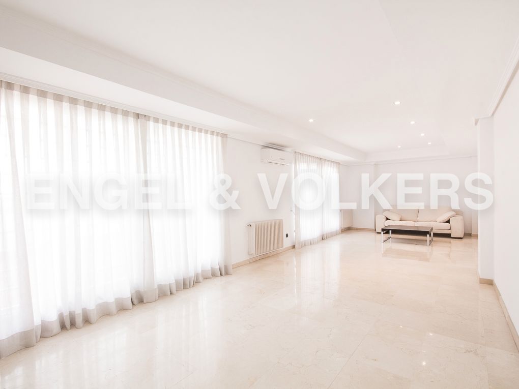 Sala de estar de Ático de alquiler en  Valencia Capital con Aire acondicionado, Calefacción y Terraza