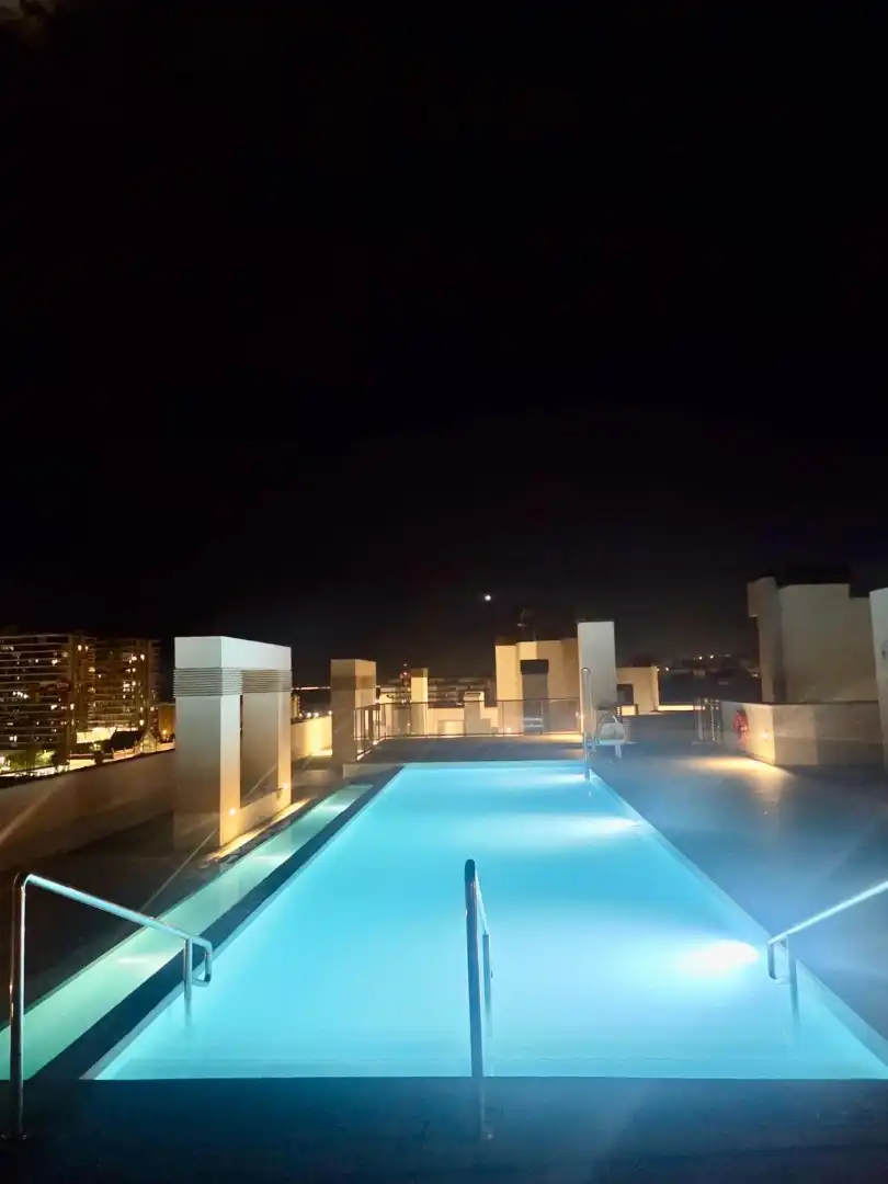 Piscina de Piso en venta en Almería con Aire acondicionado, Calefacción y Parquet