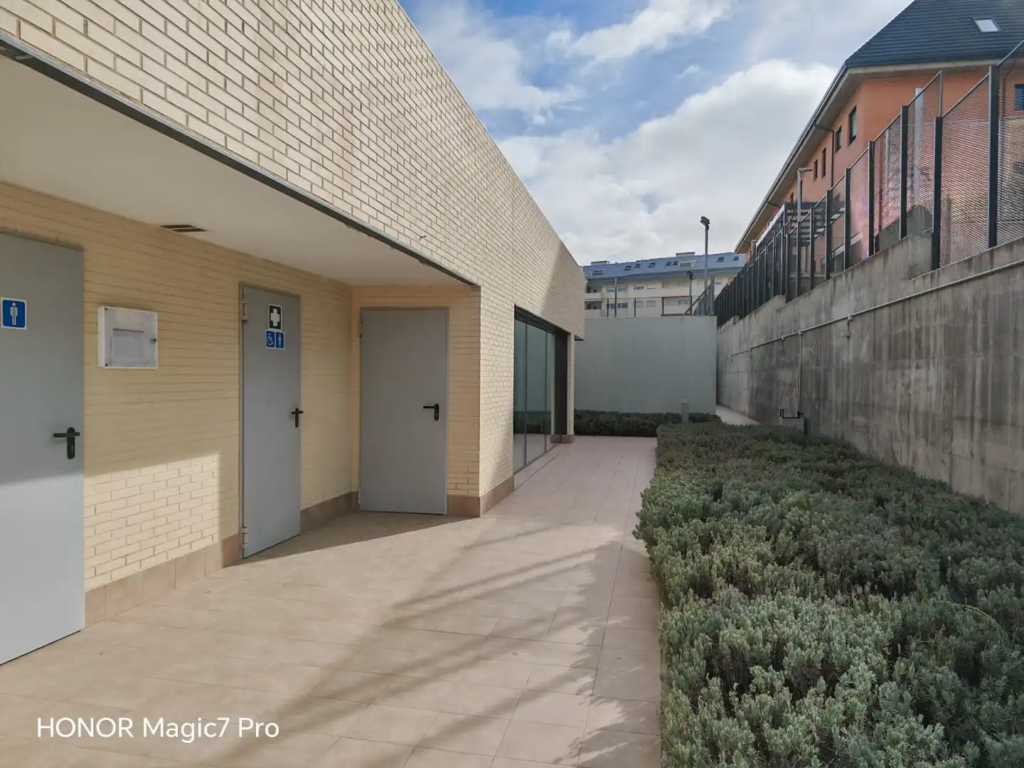 Vista exterior de Piso en venta en Boadilla del Monte con Aire acondicionado, Calefacción y Trastero