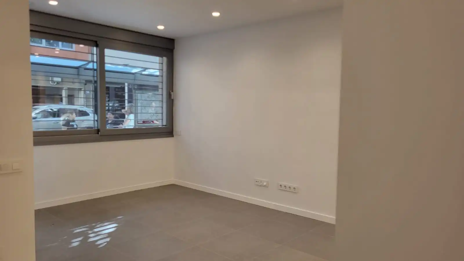 Ground floor for sale in Sabadell  with Air Conditioner and Heating