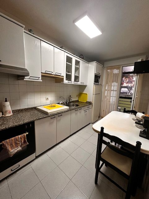 Cuina de Pis de lloguer en Grado amb Calefacció i Moblat