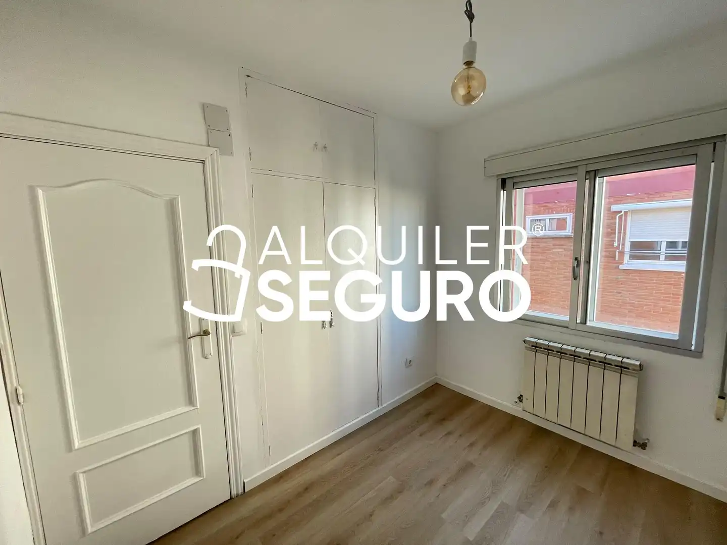 Schlafzimmer von Wohnung zur Miete in Madrid mit Heizung, Abstellraum und Möbliert