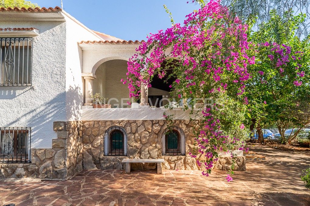Vista exterior de Finca rústica en venda en Dénia amb Aire condicionat, Calefacció i Jardí privat