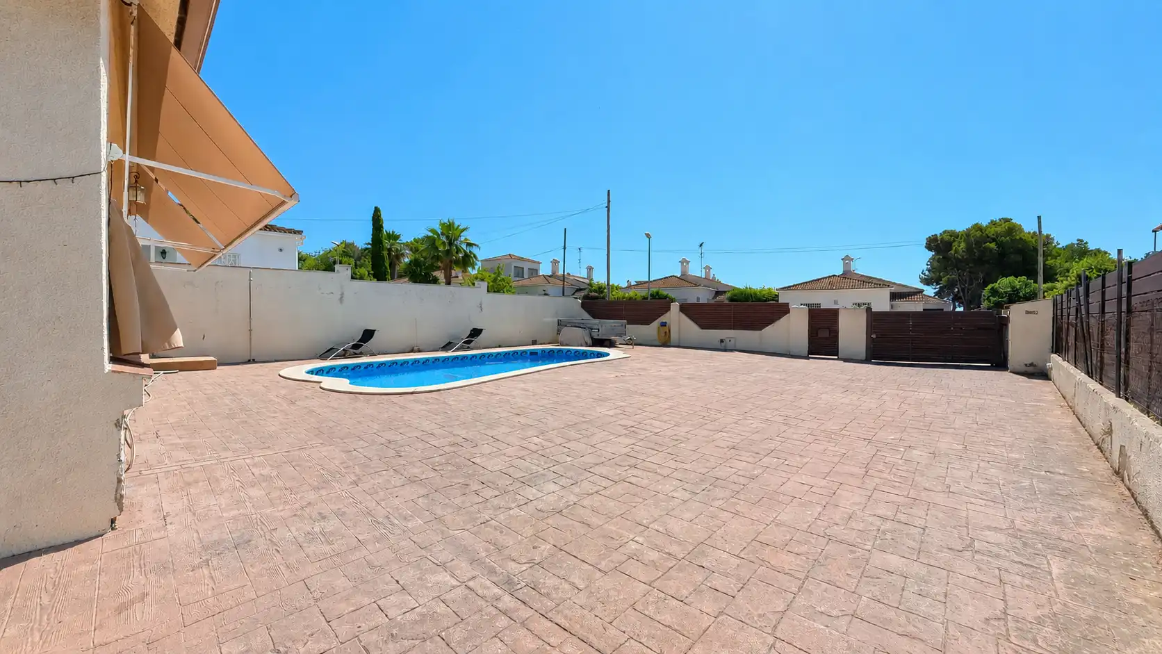 Piscina de Casa o chalet en venta en Cunit con Aire acondicionado, Calefacción y Jardín privado