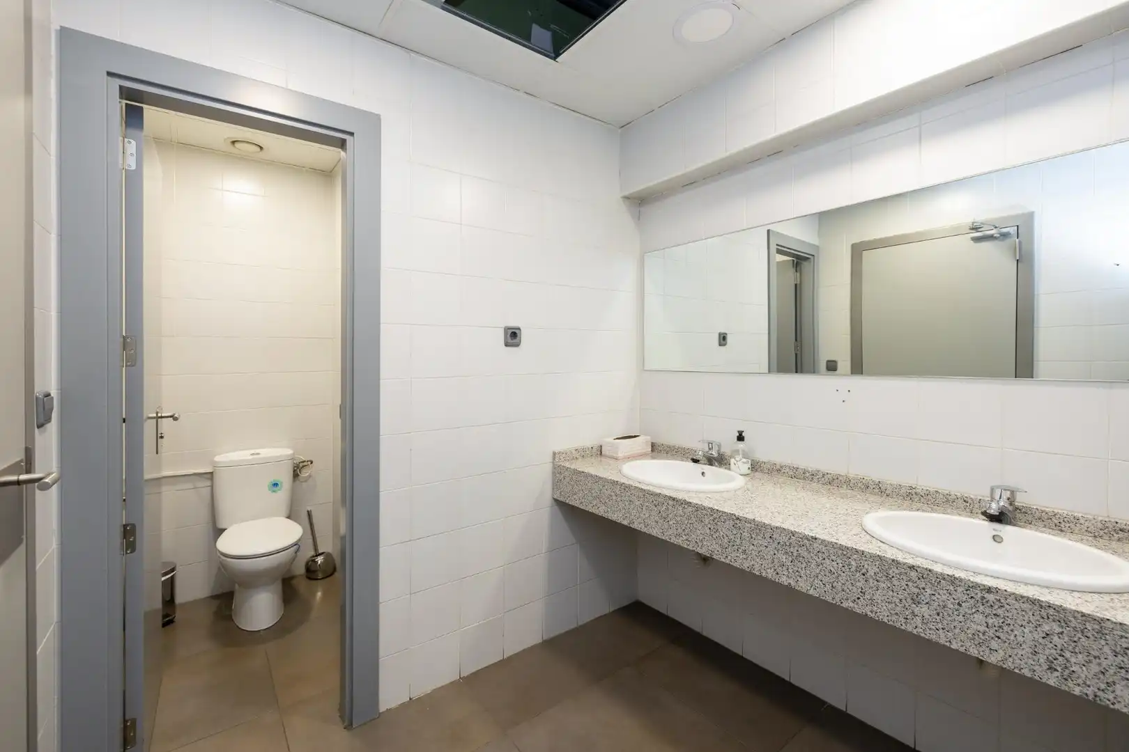 Inmuebles singulares con ascensor en venta en Peligros, imagen 43