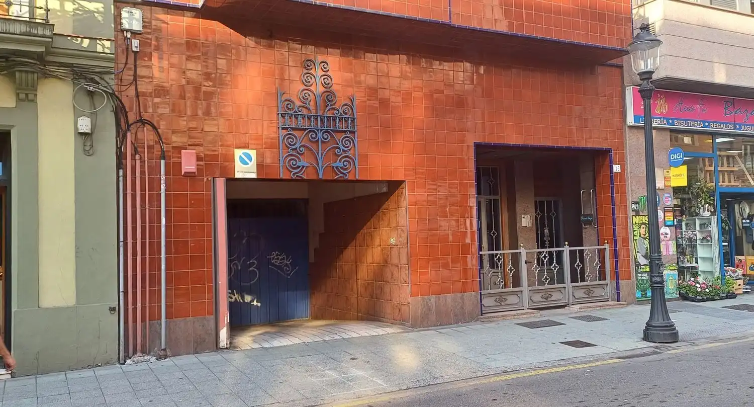 Garage zum Verkauf in Barrio del Centro