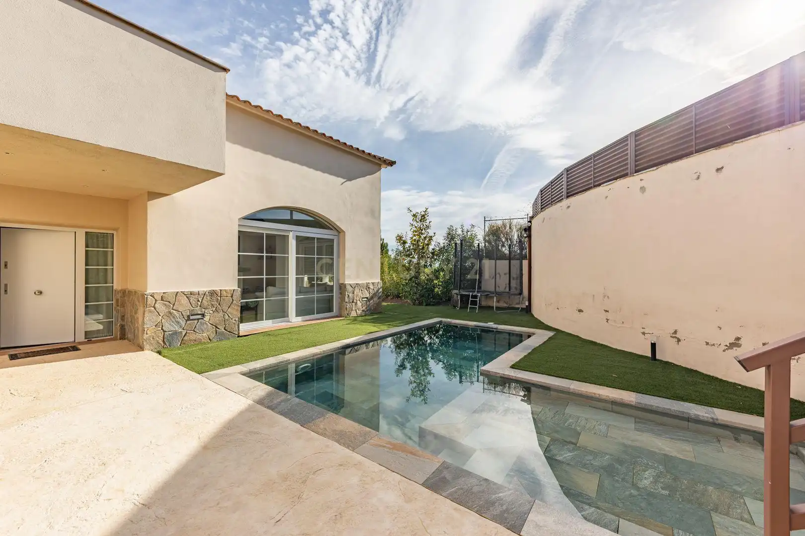 Swimming pool of Houses for sale in Torrelavit