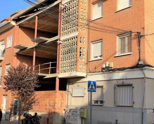 Vista exterior de Edifici en venda en San Fernando de Henares