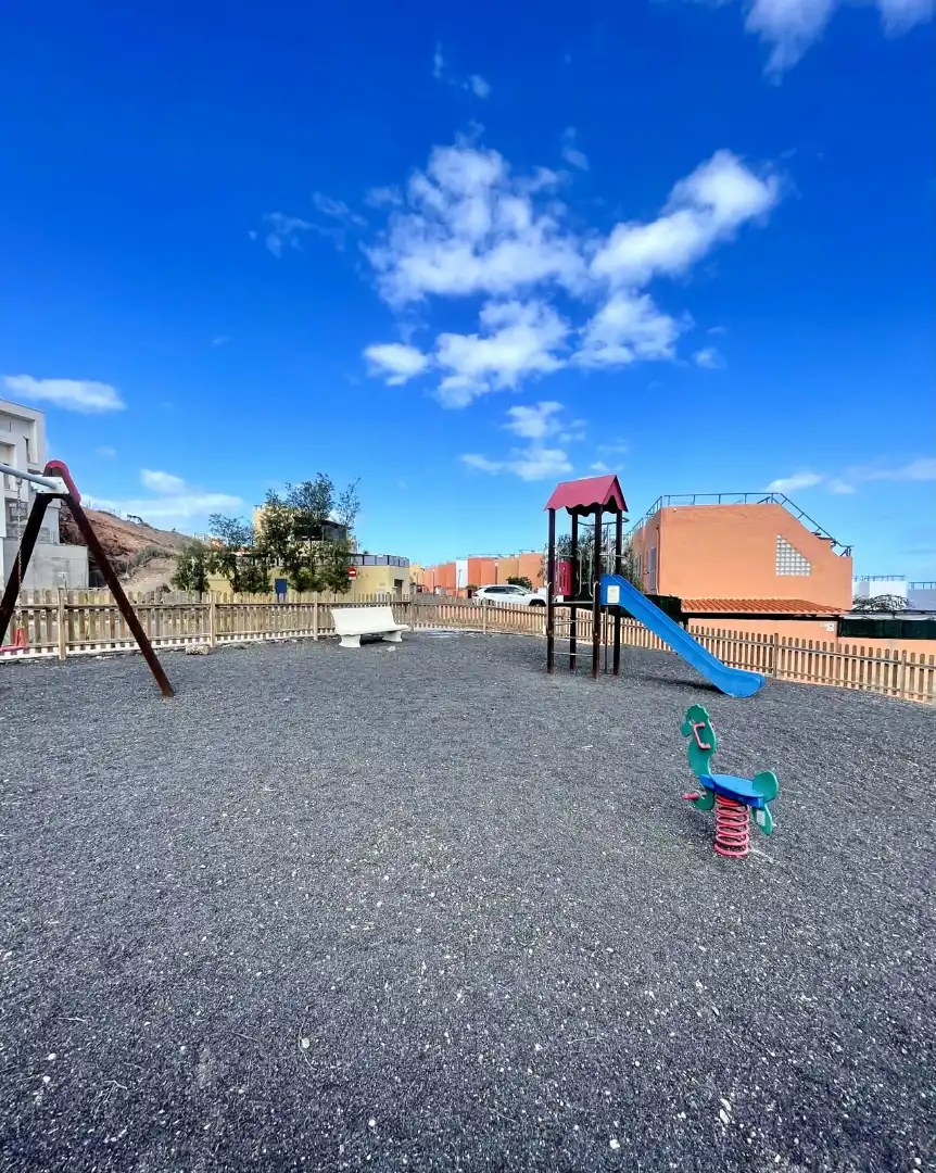 Parking de Dúplex en venta en Antigua con Terraza y Amueblado