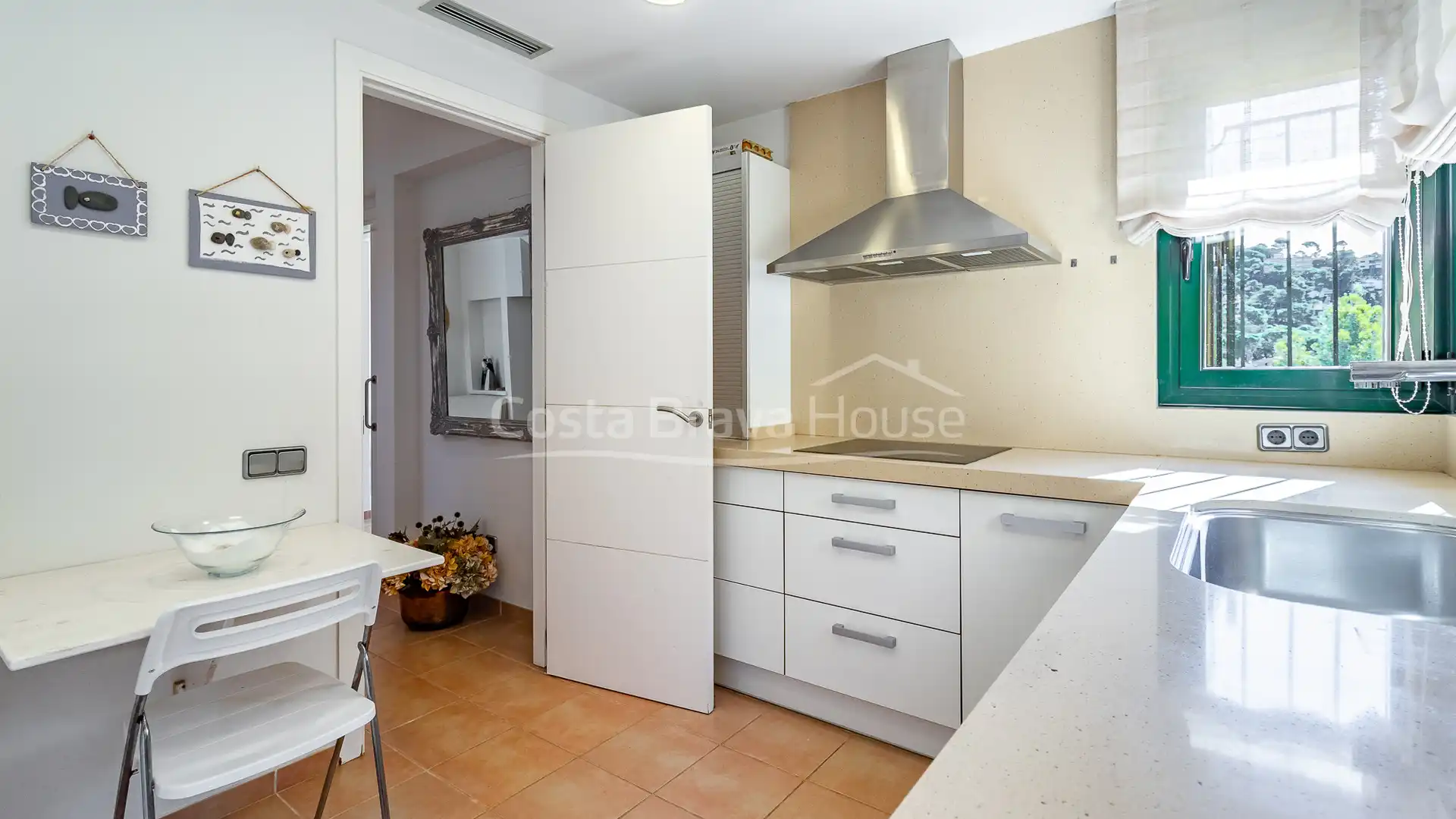 Cuina de Casa o xalet en venda en Palafrugell amb Aire condicionat, Calefacció i Jardí privat