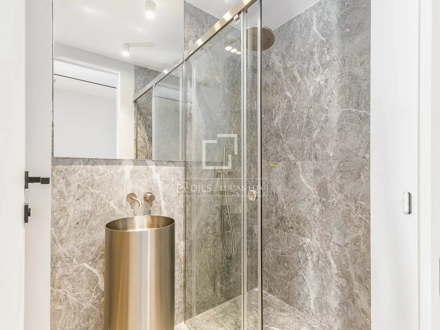 Baño de Piso en venta en Barcelona con Aire acondicionado, Calefacción y Terraza