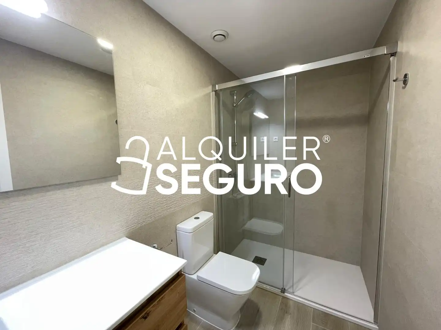 Badezimmer von Wohnung zur Miete in Carabanchel