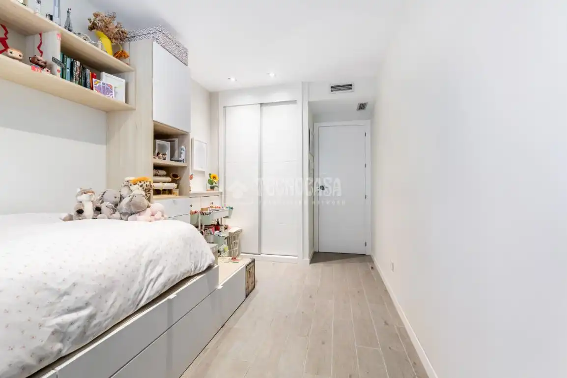 Habitación de Piso en venta en Torrelodones con Aire acondicionado, Jardín privado y Piscina comunitaria