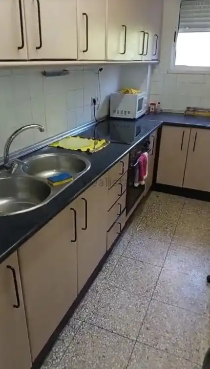 Cuina de Pis de lloguer en Jaén amb Aire condicionat, Terrassa i Moblat