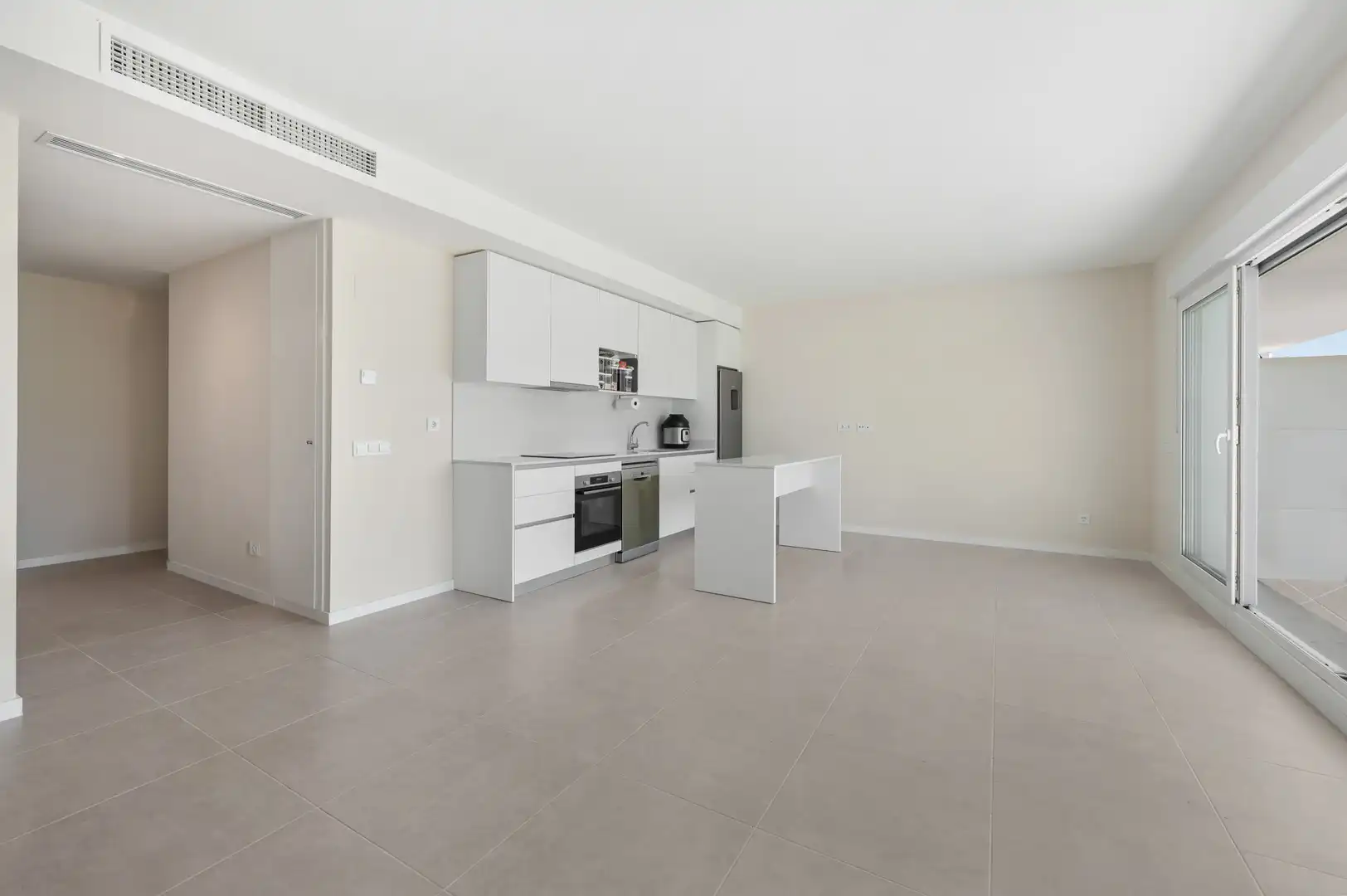 Kitchen of Ground floor for sale in Estepona  with Air Conditioner, Private garden and Terrace