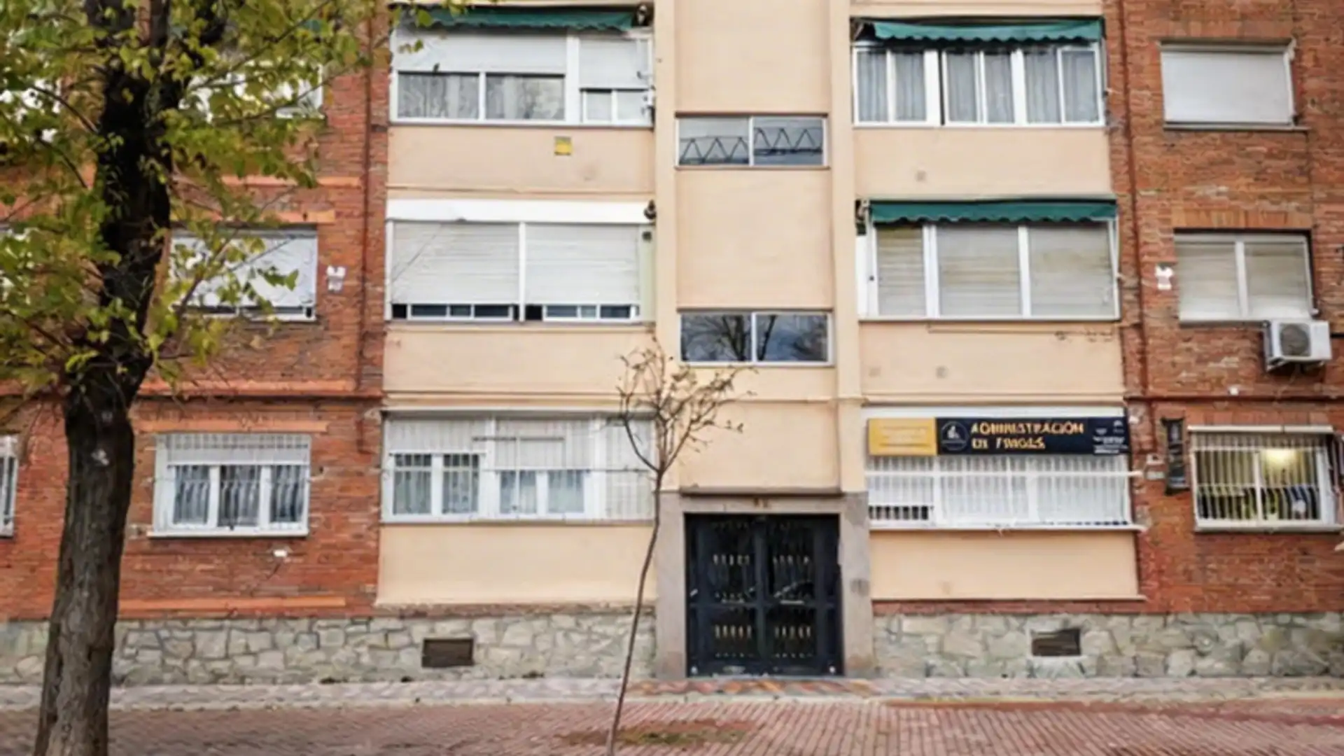 Exterior view of Flat for sale in  Madrid Capital  with Air Conditioner, Furnished and Oven