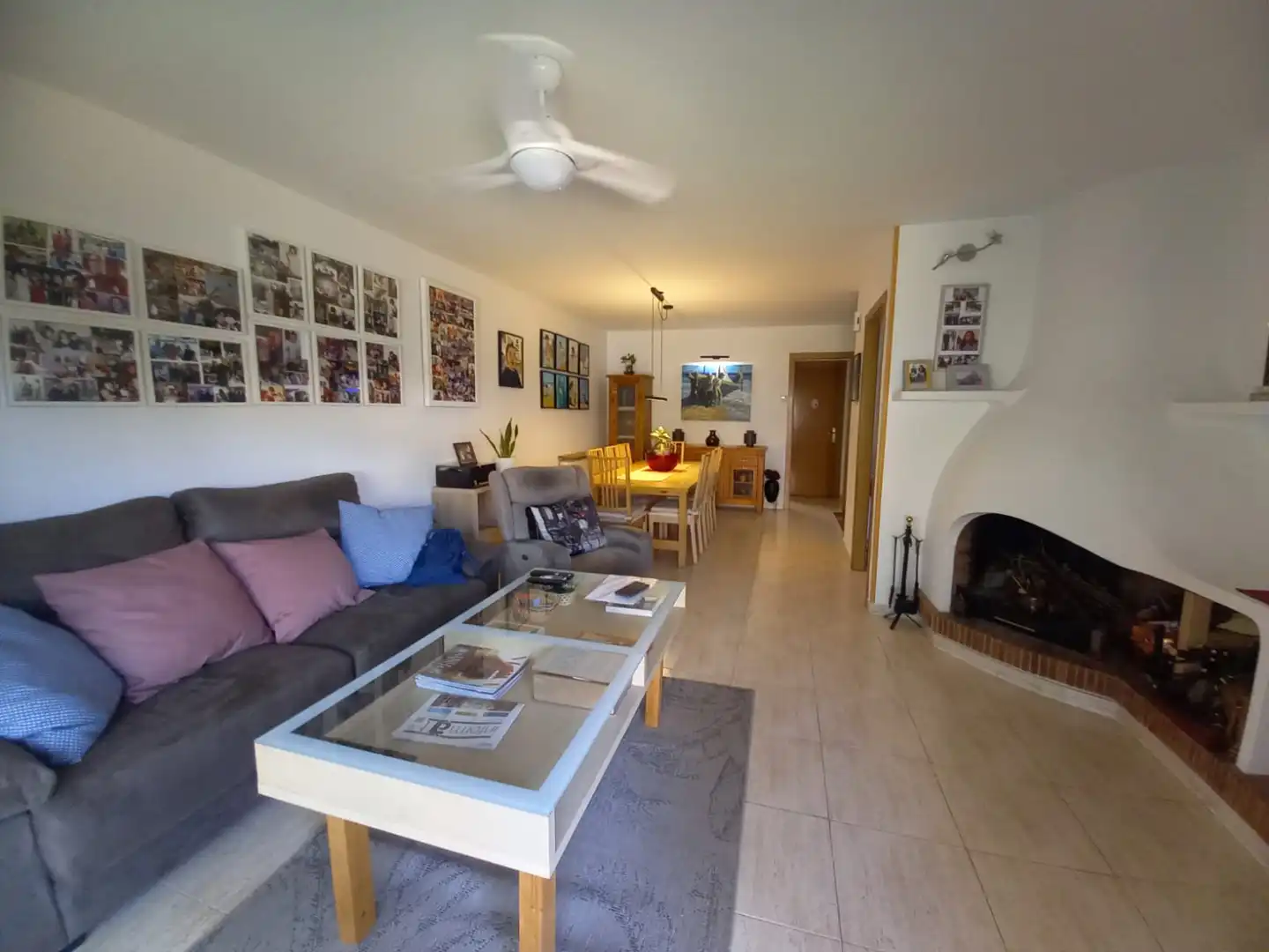 Sala de estar de Casa adosada en venta en Lliçà d'Amunt con Calefacción, Jardín privado y Amueblado