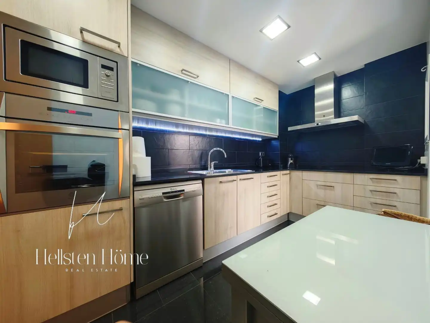 Cocina de Piso de alquiler en Barcelona con Aire acondicionado y Terraza