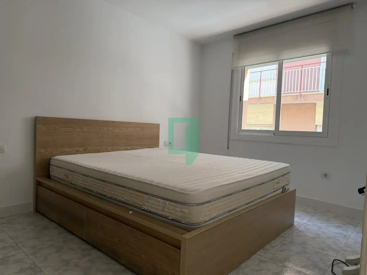 Schlafzimmer von Wohnung zum Verkauf in Badalona mit Klimaanlage und Terrasse