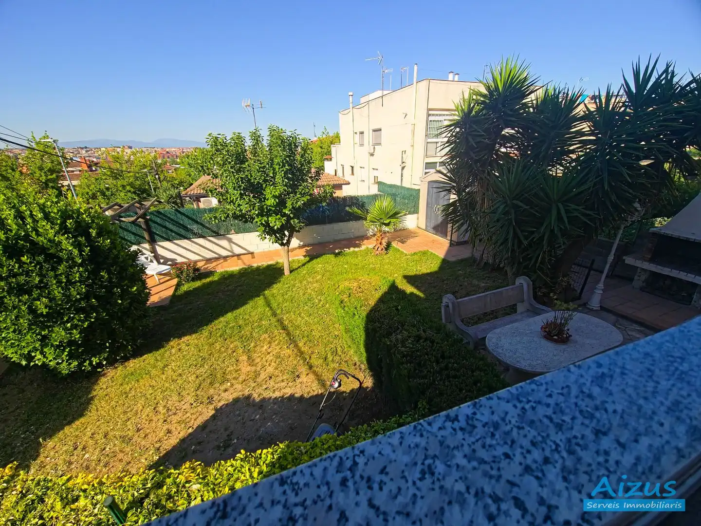 Jardí de Casa o xalet en venda en Cerdanyola del Vallès amb Aire condicionat, Calefacció i Jardí privat