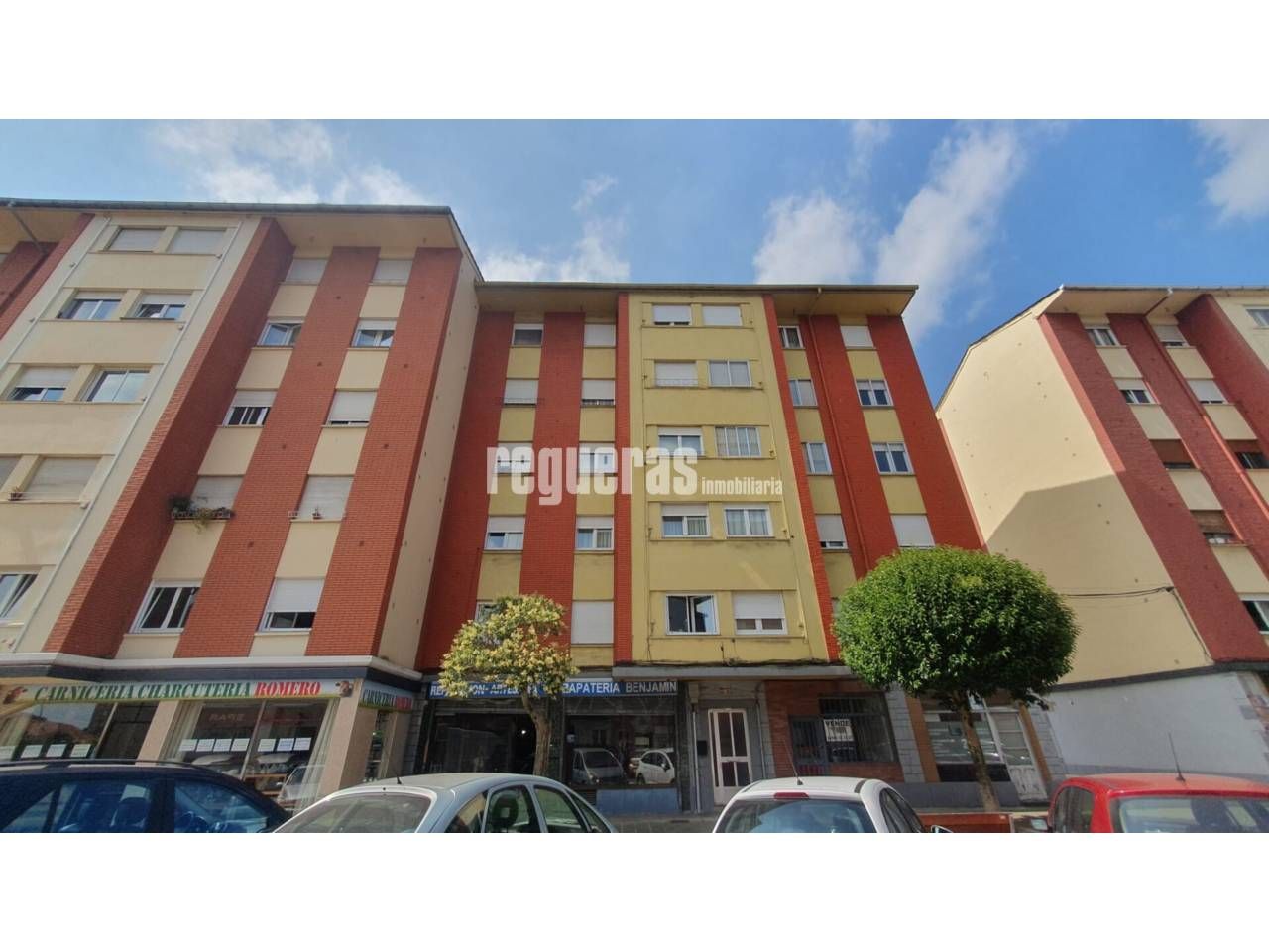 Exterior view of Flat for sale in Avilés  with Heating and Furnished