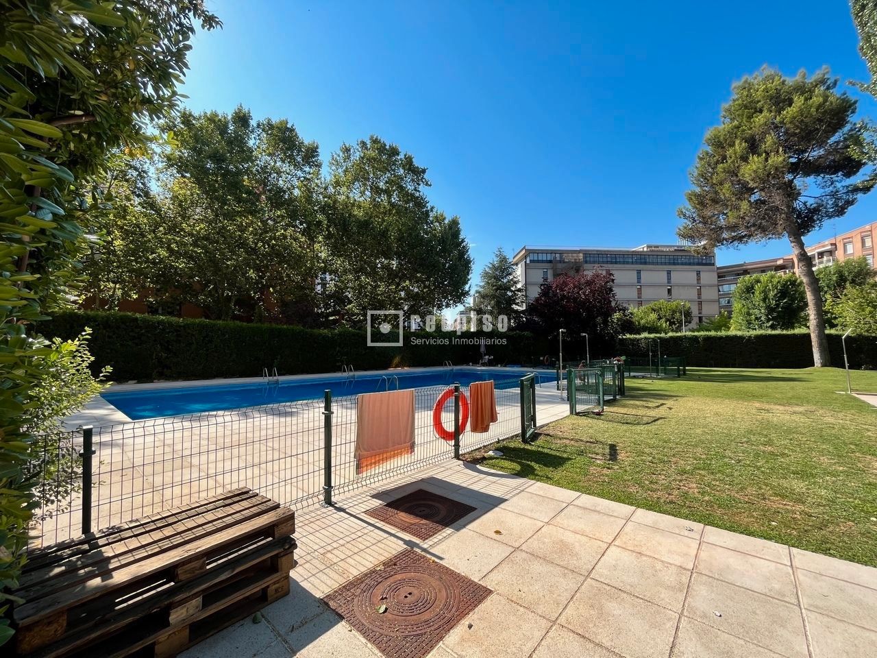Piscina de Pis en venda en  Madrid Capital amb Aire condicionat, Calefacció i Parquet