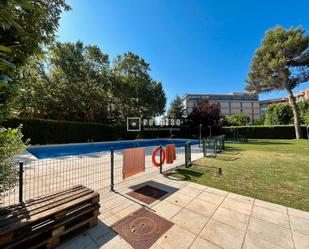 Piscina de Pis en venda en  Madrid Capital amb Aire condicionat, Calefacció i Parquet