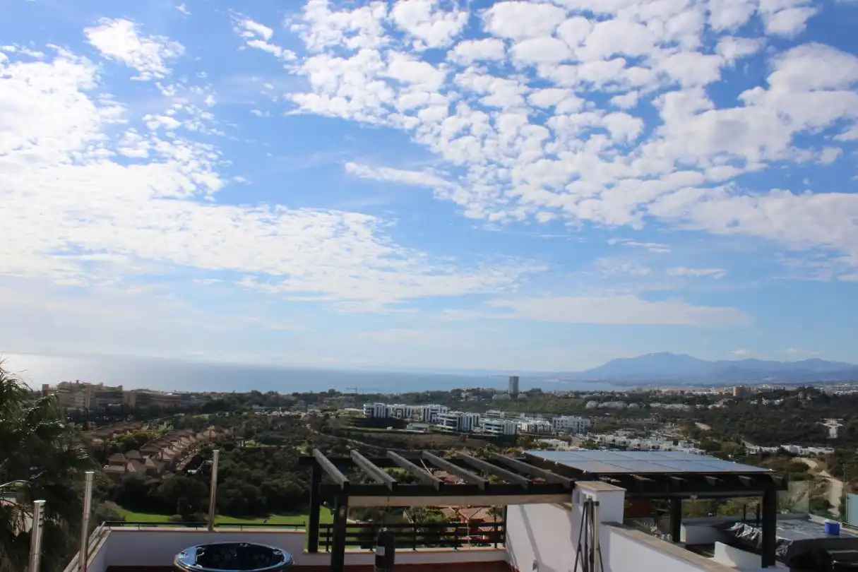 Vista exterior de Casa adosada de alquiler en Marbella con Aire acondicionado, Calefacción y Jardín privado