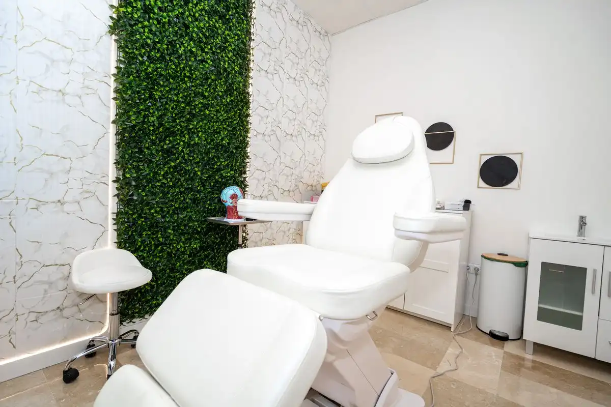 Bedroom of Buildings for sale in Marbella