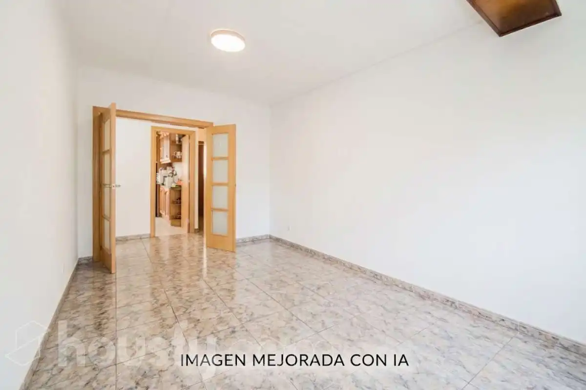 Dormitori de Pis en venda en Barcelona amb Aire condicionat i Balcó