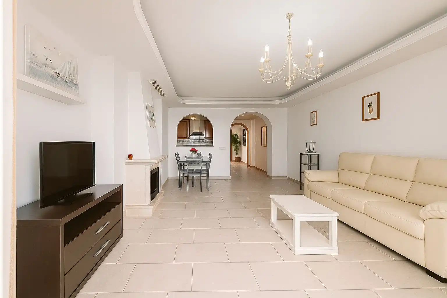 Living room of Flat for sale in Benahavís  with Air Conditioner, Private garden and Terrace