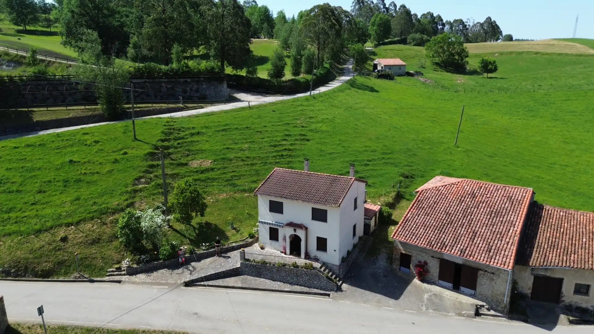 Vista exterior de Casa adosada en venta en San Vicente de la Barquera con Jardín privado y Balcón