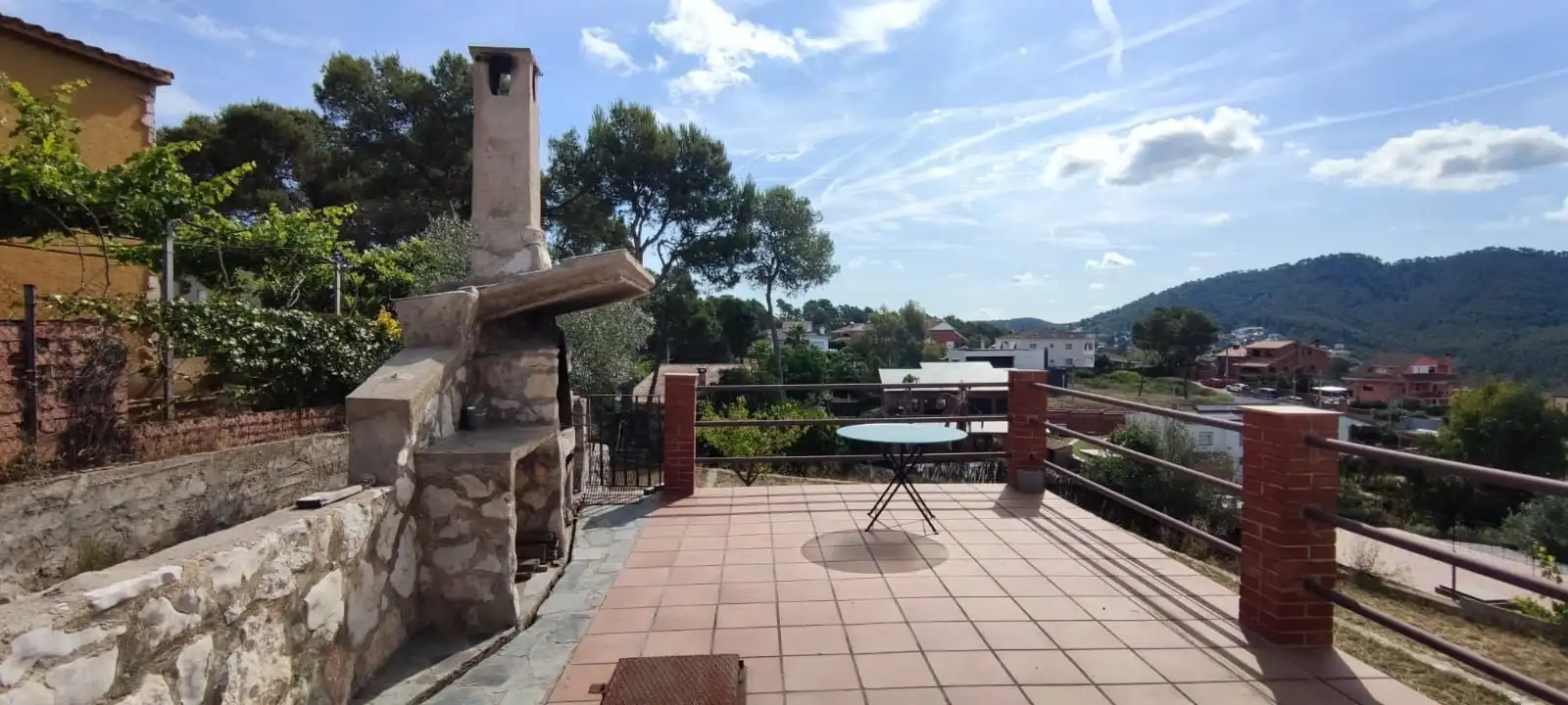 Terrassa de Casa o xalet en venda en Vallirana amb Calefacció