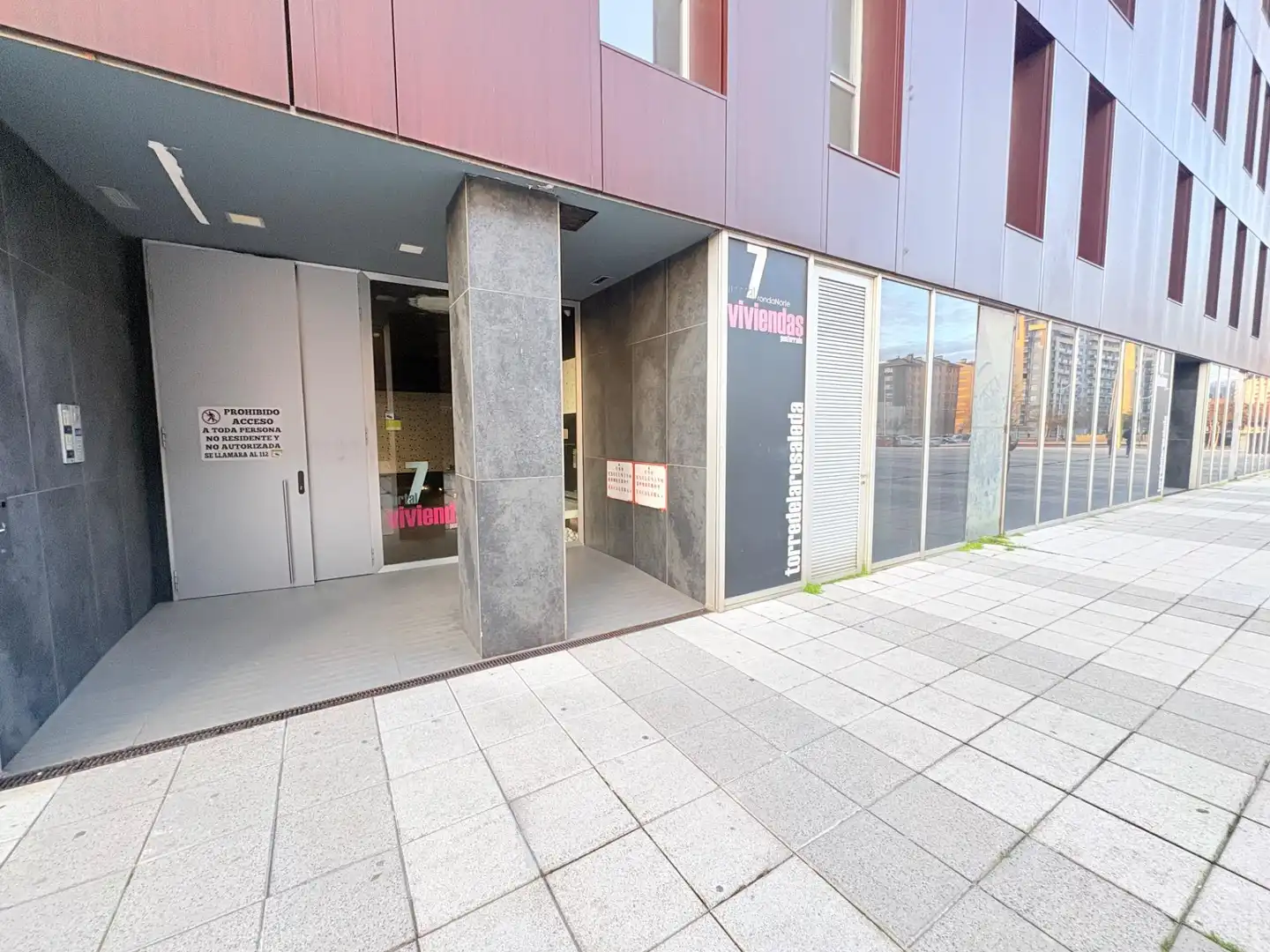 Vista exterior de Piso en venta en Ponferrada con Aire acondicionado, Trastero y Alarma