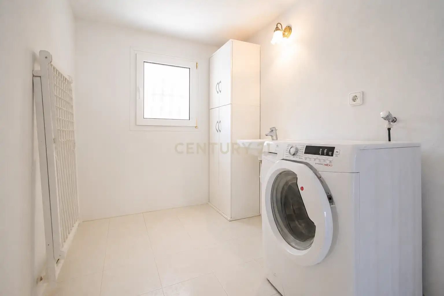 Habitación de Casa o chalet en venta en Alicante / Alacant con Jardín privado, Trastero y Piscina